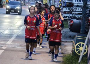 วัยรุ่นหนองปรือ เตรียมแข่งขันฟุตซอลนักเรียนระดับชาติ ระยอง